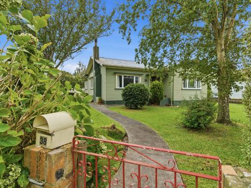 38 Aroha View Avenue, Te Aroha