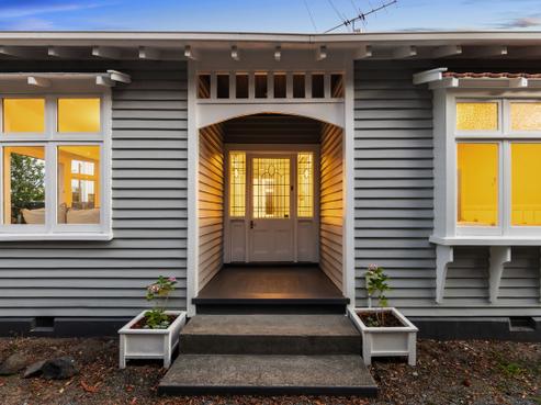 1/166 Main Road, Redcliffs