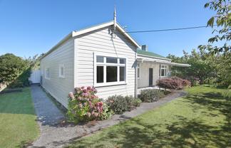 12 High Street, Bulls