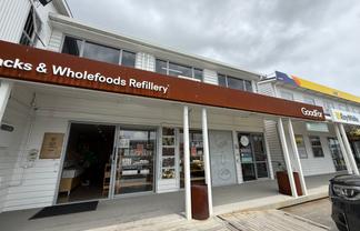 High Profile Kumeu Retai - 102m²