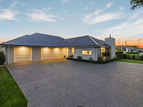 8 Oaks Drive, Lincoln