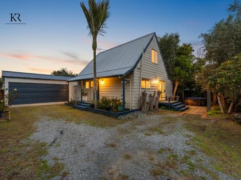 2/100 Beach Road, Pahurehure