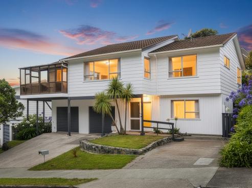 15 Fyvie Avenue, Tawa
