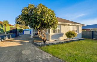 122 Joy Street, Shirley