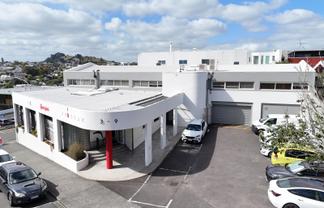 Showroom, Medical or Office + Flexible Storage