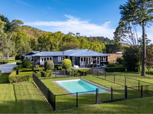 460 Tora Road, Tora
