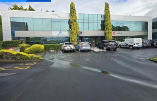 Office - Bright, Spacious & Prime Location