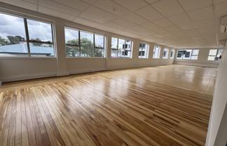 Refurbished Level One Office | 139 m2