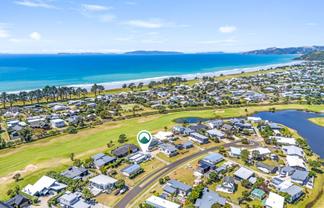 147 The Fairway, Matarangi