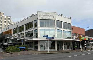 Landmark Takapuna Office with Parking