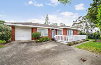 2/239 Edmonton Road, Te Atatu South