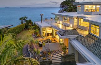 859 Whangaparaoa Road, Manly