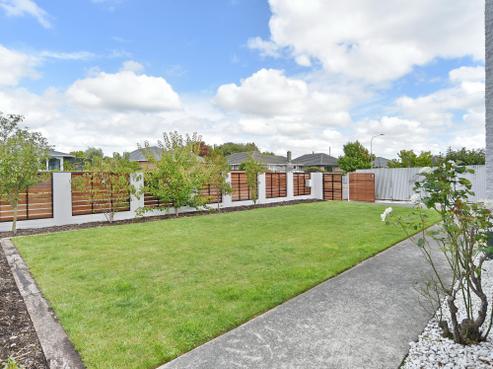 25 Dunstan Crescent, Hornby