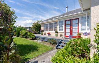 1 Huia Street, Foxton Beach