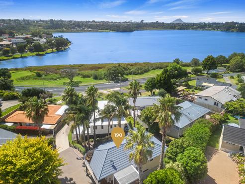 190 Welcome Bay Road, Welcome Bay