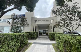 Outstanding office with huge parking allocation