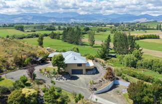 68 Greenacres Road North, Redwood Valley