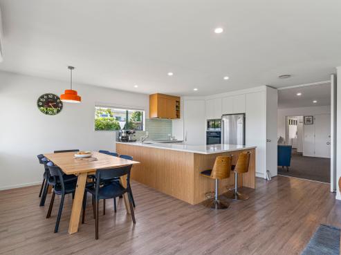 92 Birch Street, Hilltop