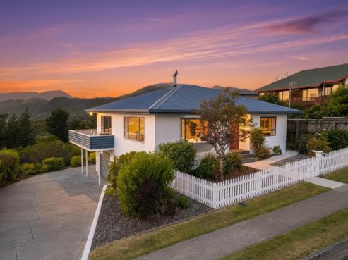 325 Princes Drive, Britannia Heights