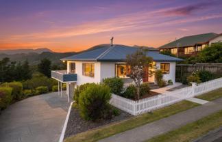 325 Princes Drive, Britannia Heights