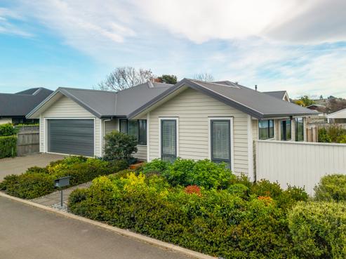4 Thomas Way, Brightwater
