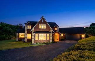 16 Michael Bosher Way, Flat Bush