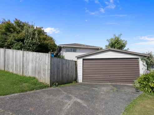 16 Kemp Road, Massey