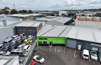 Well-presented unit – central Penrose