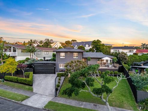 11 Pyatt Crescent, Saint Johns