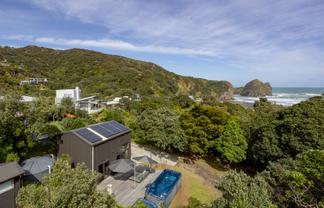 21 Beach Valley Road, Piha