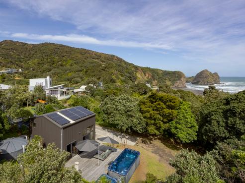 21 Beach Valley Road, Piha