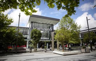 Top Quality Space in Great Location