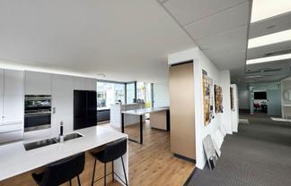 PRIME EXPOSURE APOLLO OFFICE/SHOWROOM
