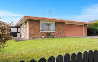 16 Elm Place, TIKIPUNGA