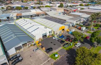 Versatile 940m² Penrose Industrial