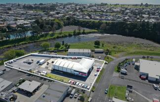 Impressive Commercial Offering - Vacant Possession