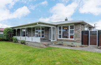 587 Queen Street East, Levin