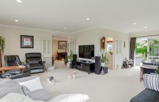 10 Somes Place, Poraiti