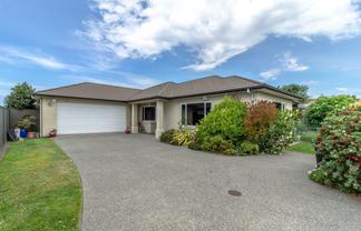 10 Somes Place, Poraiti