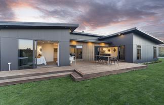 64 Les Wakefield Road, Mapua