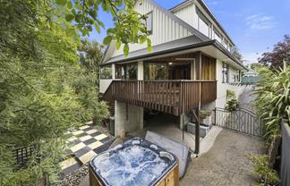 43 Pacific Street, Roslyn