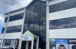 Spacious, Flexible Workspace