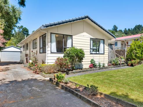 2 Bogle Grove, Stokes Valley
