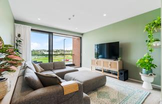 8/4 Stables Lane, Millwater