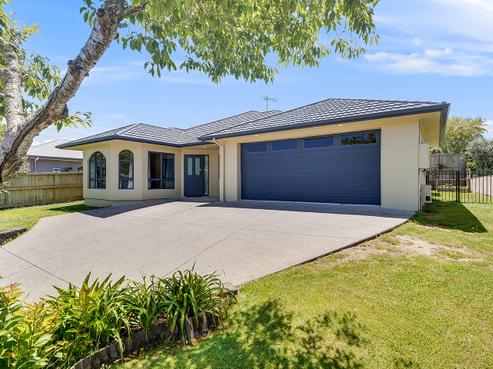 77 Saint James Drive, Huntington