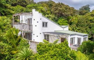 69 Victoria Road South, Onetangi