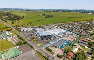 Workshop with extensive yard and gantry