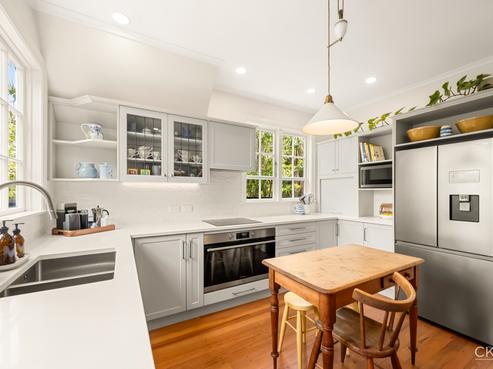 14 Willoughby Street, Woburn