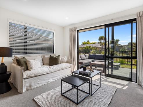 33 Selfe Crescent, Burwood