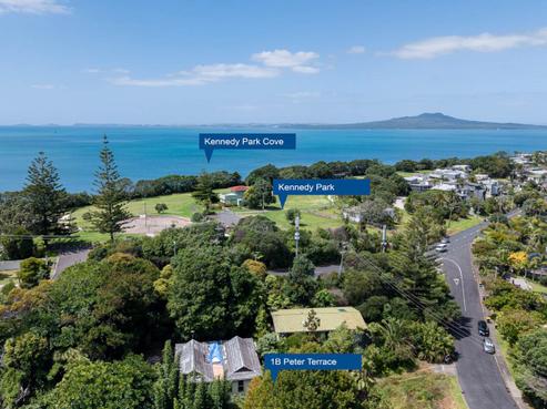 1B Peter Terrace, Castor Bay